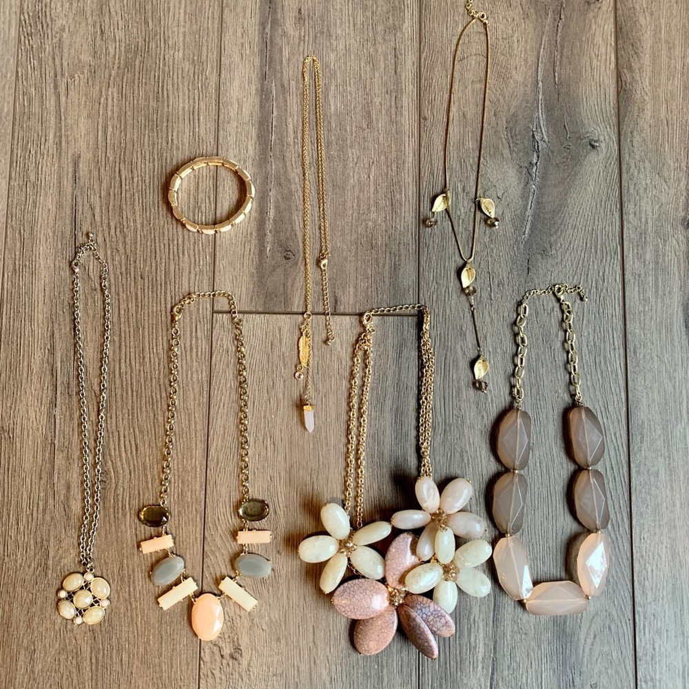 Pastel palette statement piece lot